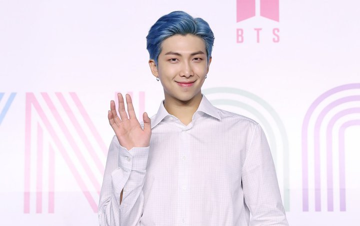 RM BTS Pose Ganteng di Teaser Foto Album 'BE', Benda-Benda di Kamar Curi Perhatian