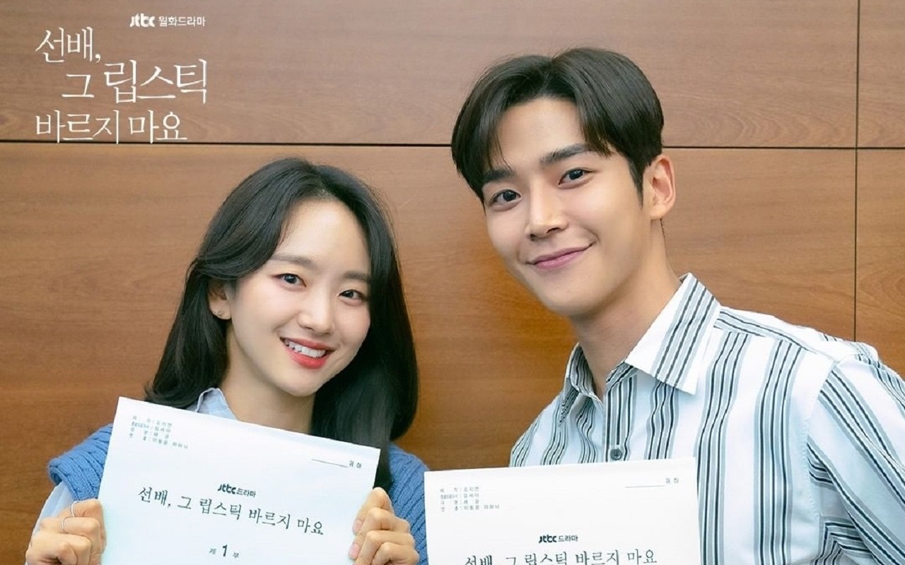 Chemistry Dipuji, Won Jin Ah dan Rowoon Antusias di Baca Naskah 'Sunbae, Don't Put on That Lipstick'