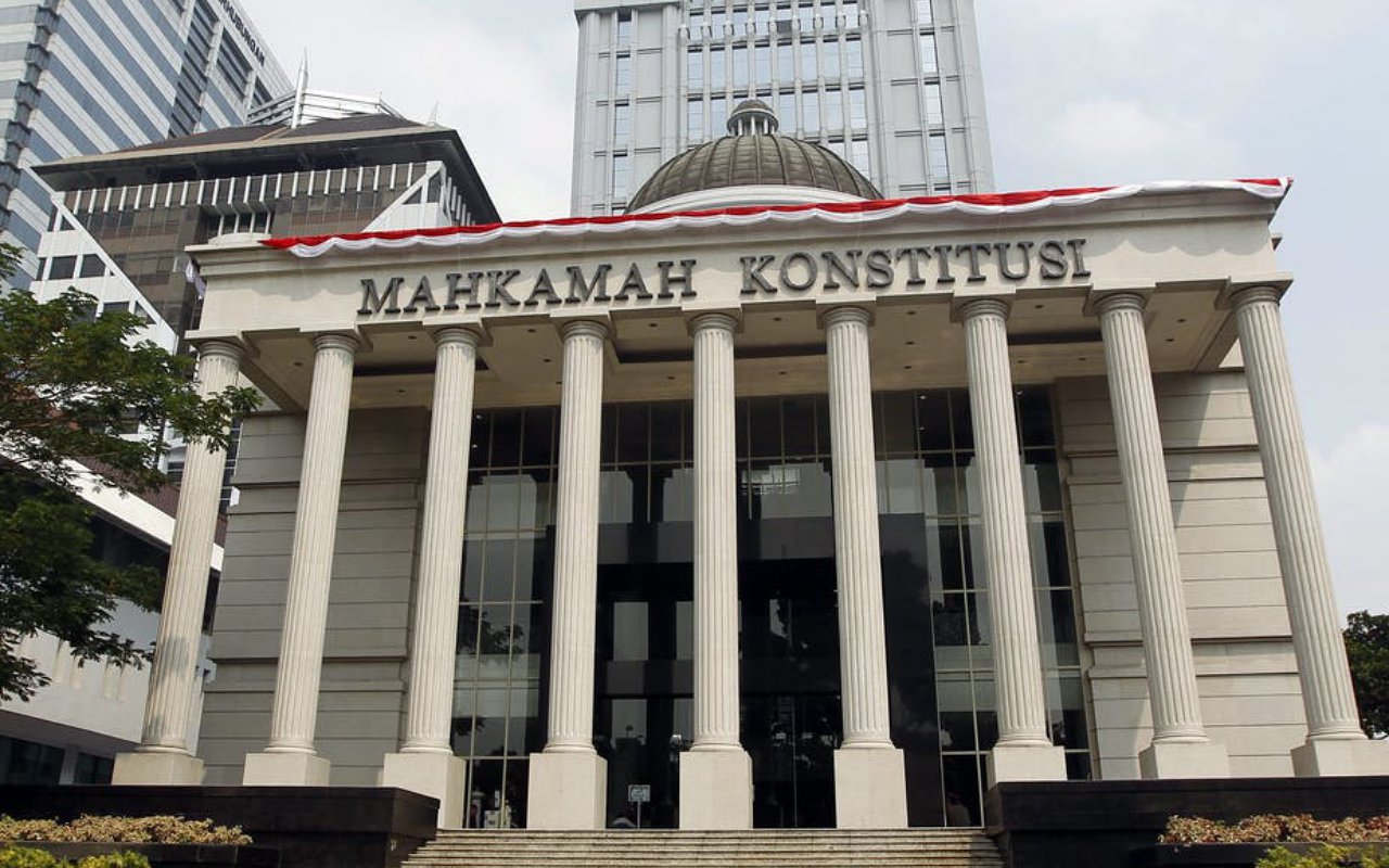 Hakim MK Dianugerahi Bintang Mahaputera, Ada Hubungannya Dengan Gugatan UU Ciptaker?