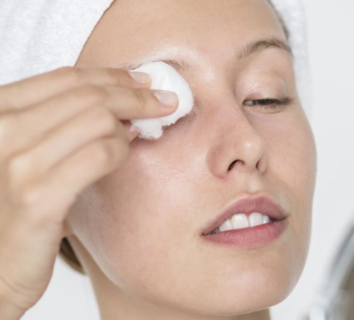 Utamakan Pilih Untuk Makeup Waterproof