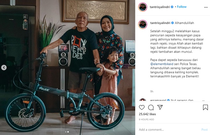 Momen Haru Tantri Kotak Beri Kejutan Sepeda Baru untuk Sang Ayah Usai Drama Kemalingan