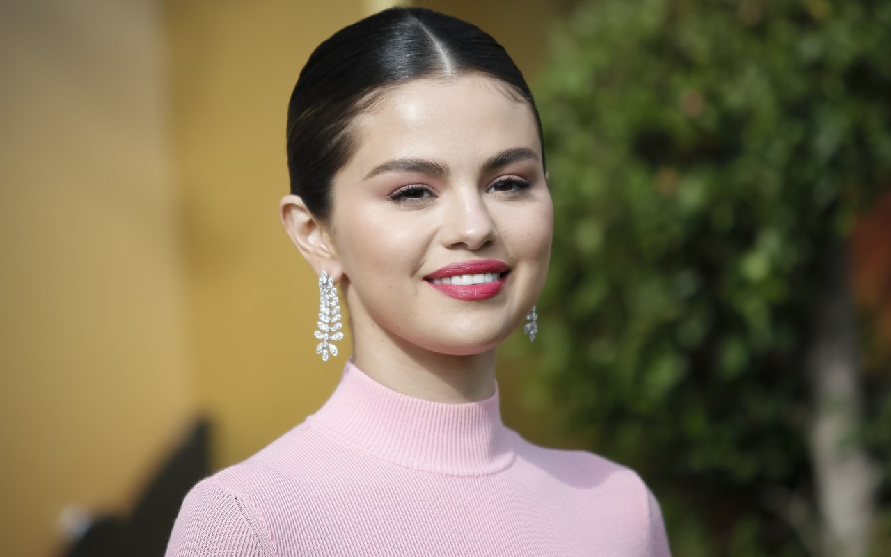 Selena Gomez Mendadak Kritik Google Habis-Habisan, Ada Apa?