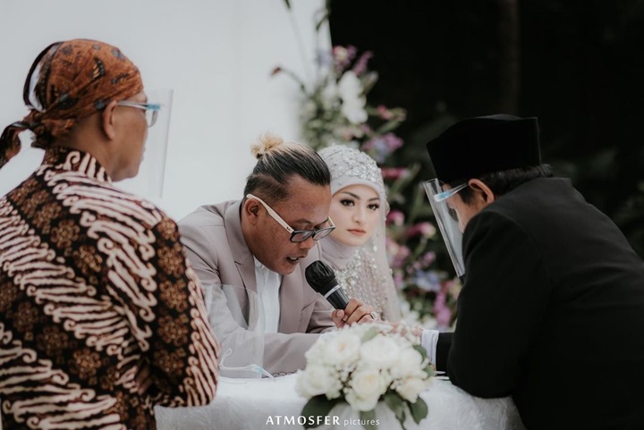 Sule Lantang Mengucapkan Ijab Kabul