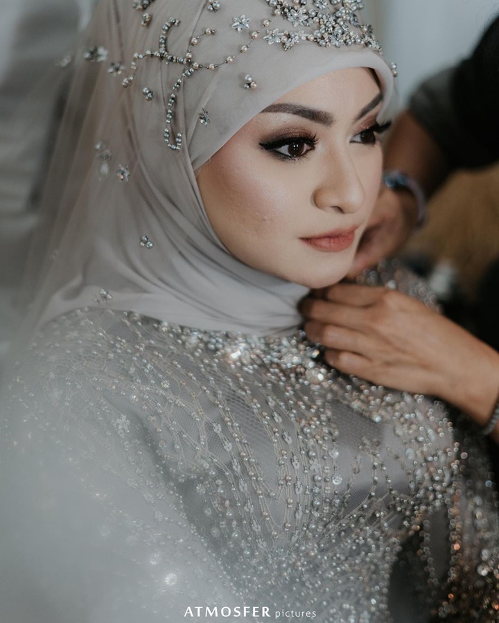 Penampilan Cantik Nathalie Holscher