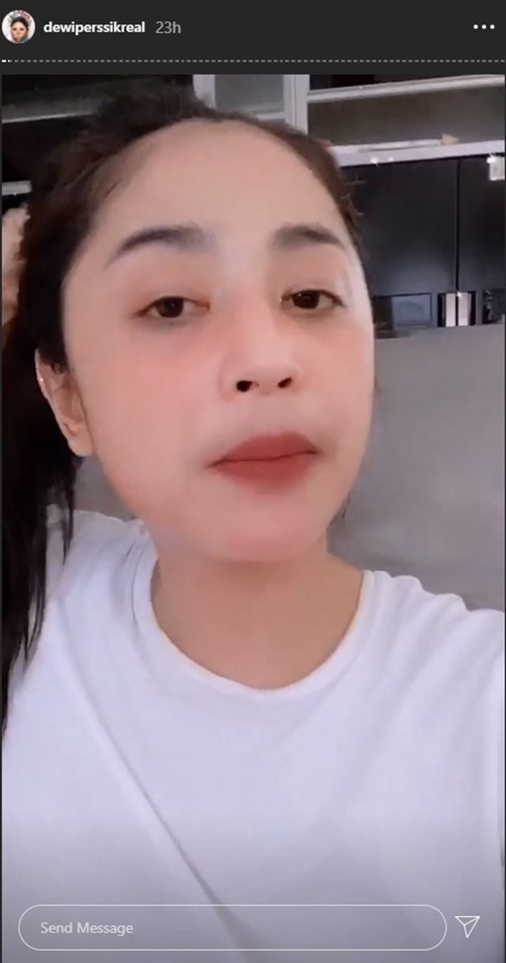 Dewi Persik Bantah Sindirannya Untuk Clara Gopa Settingan, Minta Bantuan Netizen Report Akun