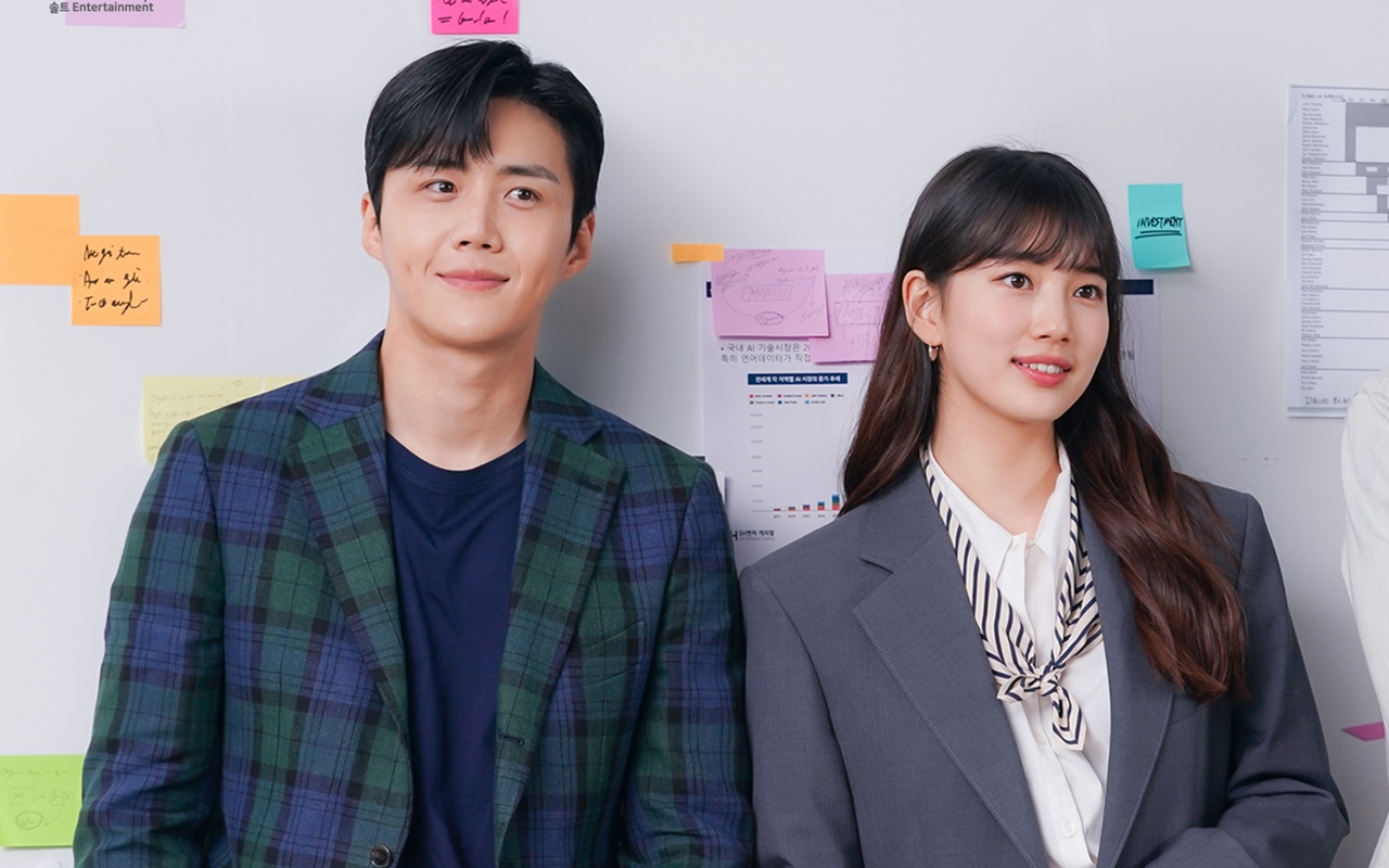 Suzy Pamer Syuting 'Start Up' Terakhir Bareng Kim Seon Ho, Fans Gempar