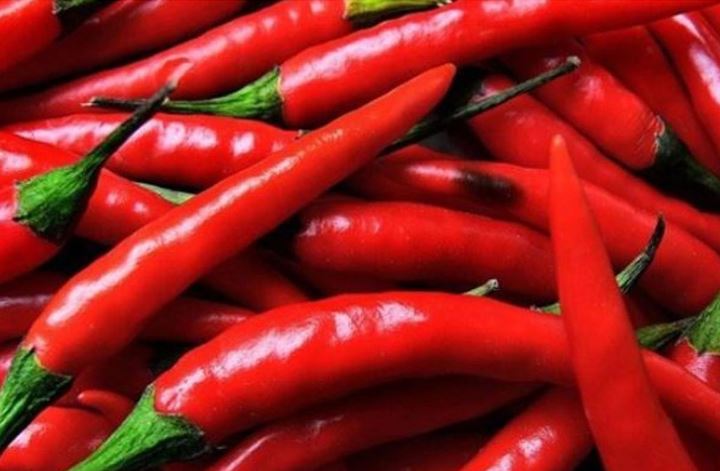 Gantung Cabai Merah