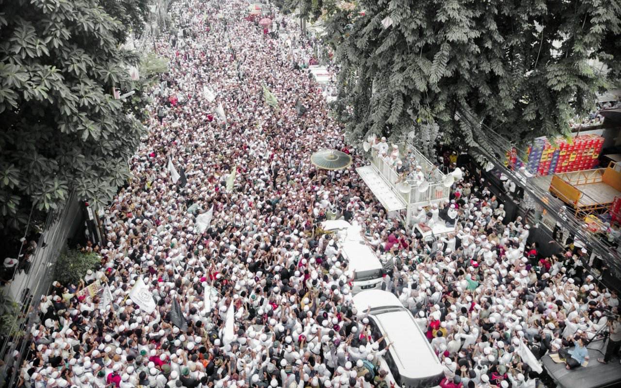 Klaster Kerumunan Habib Rizieq Mulai Meledak, Tetangga Malah Tolak Disemprot Disinfektan