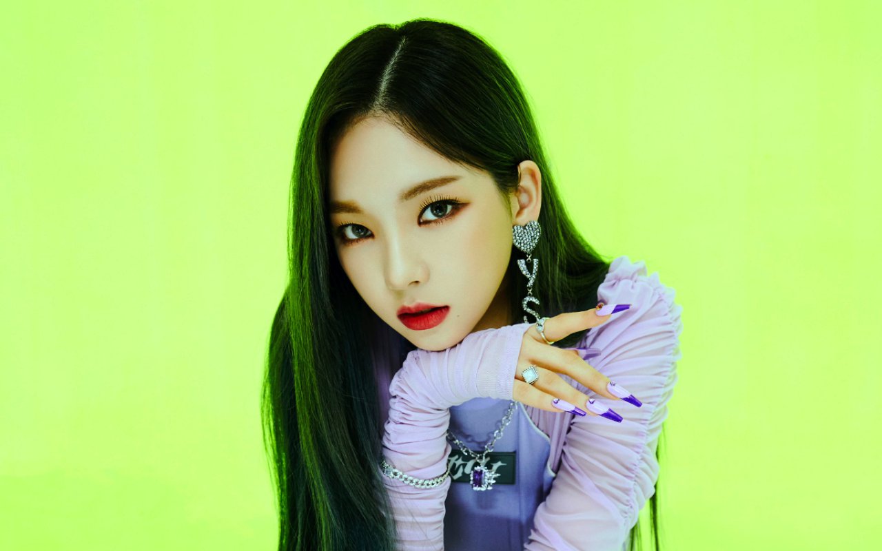 Visual Karina aespa di Ending Shot 'Inkigayo' Bikin Terpukau Karena Terlalu Cantik