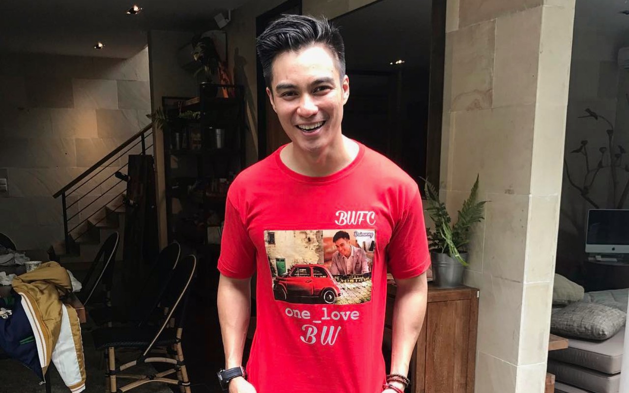 Baim Wong Auto Dikritik Saat Pajang Foto Mendiang Ibunda Tak Kenakan Hijab