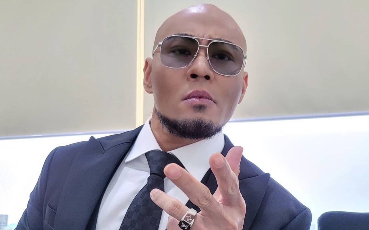 Deddy Corbuzier Sempat Stres Saat Pertama Kali Cukur Rambut, Ini Alasannya Terus Tampil Botak