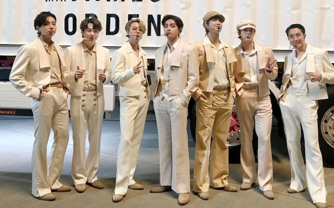 BTS Tampil Di 'The Late Late Show' Bawakan 'Life Goes On' Dan 'Dynamite', Bicarakan Soal Grammy Juga