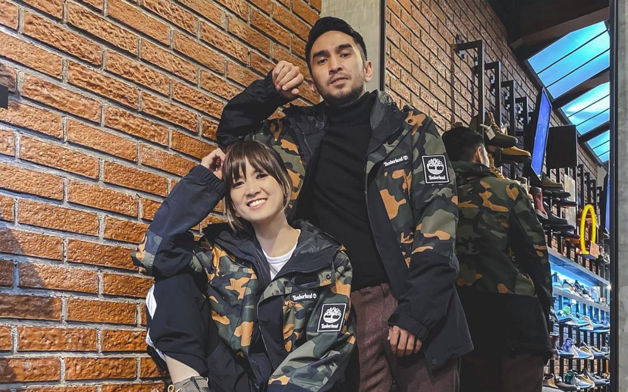 Chika Jessica dan Amec Aris Kepergok Asyik Pilih Cincin, Momen 'Candid' Justru Ramai Diragukan
