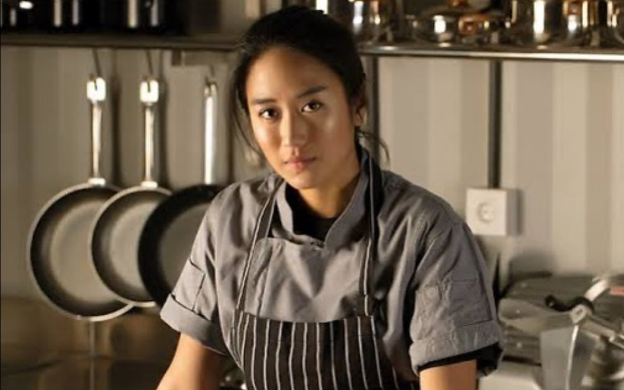 Viral Foto Selfie Cantik Chef Renatta Bareng Driver Ojol, Isi Tas Kresek Bikin Kepo