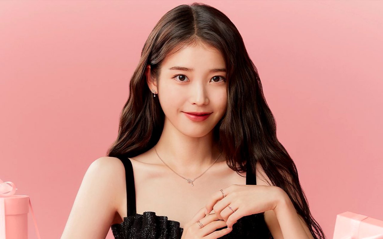 IU Goda Fans Soal Persiapan Album Baru, Bocorkan Bakal Usung Konsep Ini