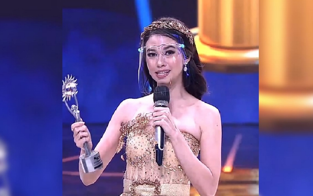 SCTV Awards 2020: Tak Percaya Menang, Yuki Kato Selebrasi Bak Miss Universe