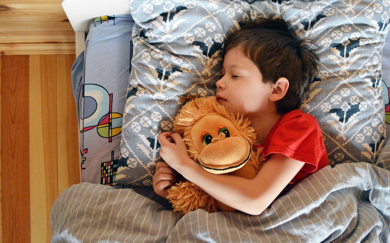 Tidur Di Kamar Sendiri Ternyata Simpan 7 Manfaat Ini Bagi Anak, Berpengaruh Pada Tumbuh Kembangnya!