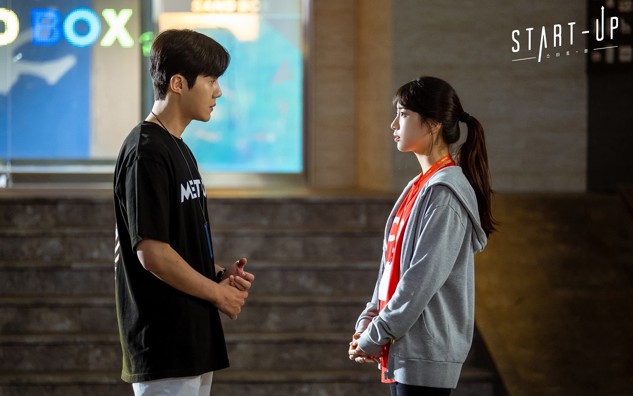 Perhatian Kim Seon Ho pada Suzy di Episode Terbaru 'Start Up' Bikin Netizen Tergila-Gila