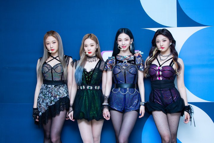Kostum Panggung aespa di \'Inkigayo\' Tuai Perhatian