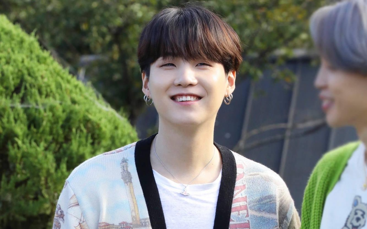 Suga BTS Beri Kabar Soal Operasi Bahunya, Curhat Terapi Fisik Menyakitkan