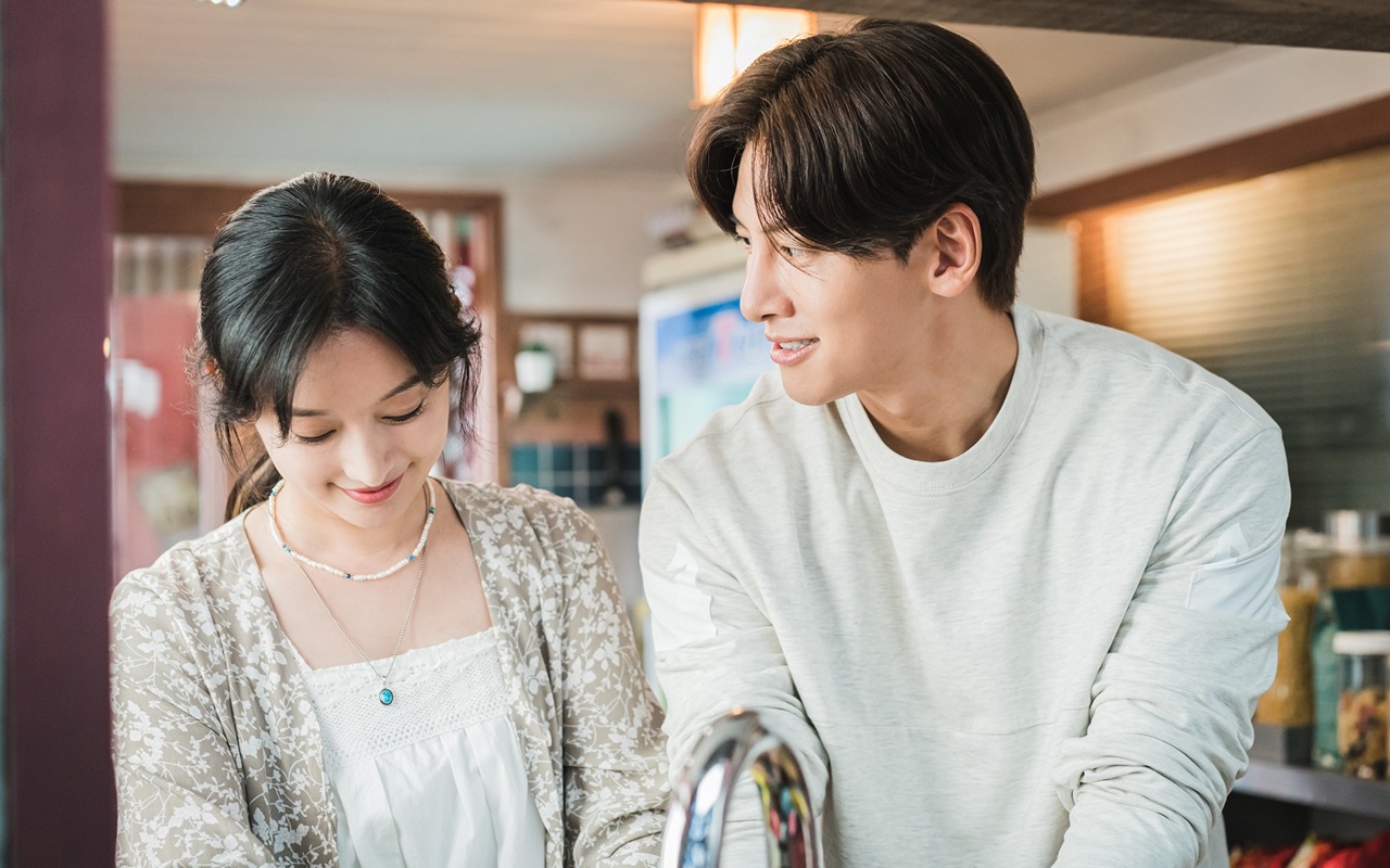 Drama Ji Chang Wook dan Kim Ji Won Rilis Teaser, Tim Produksi Umumkan Tunda Tayang