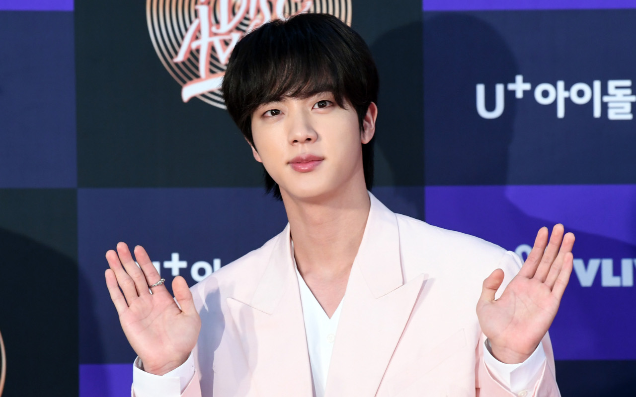 Jin BTS Berikan Hadiah untuk Fans di Hari Ulang Tahunnya dengan Rilis Lagu Solo 'Abyss'