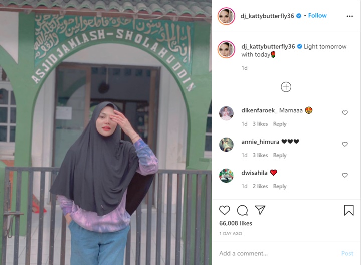 Katty Butterfly Mulai Kenakan Hijab Syar\'i, Tuai Pujian Hingga Didoakan Istiqamah