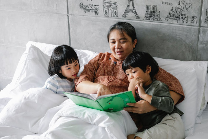 Luangkan Waktu Untuk Menemani Anak Membaca