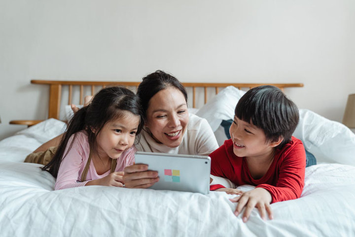 Ajak Anak Membaca Buku dan Menonton Filmnya