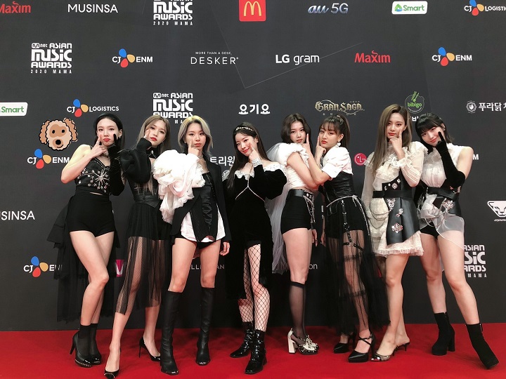 MAMA 2020: Penampilan Cantik TWICE di Red Carpet Tuai Pujian Selangit