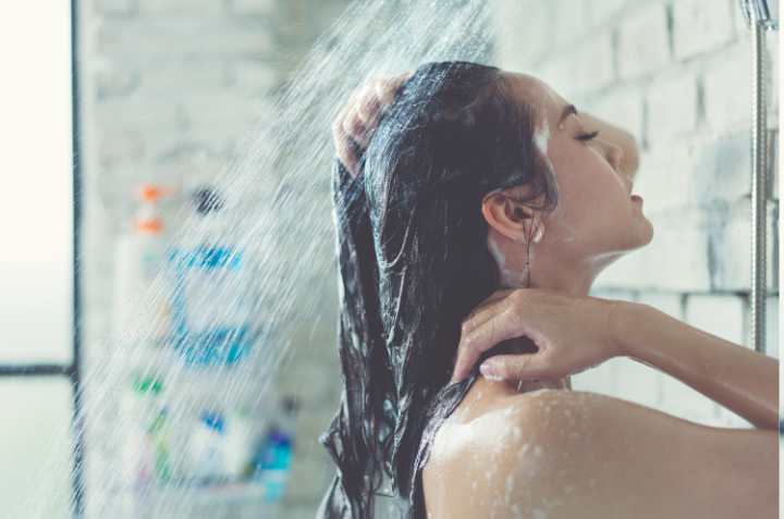 Tidak Membilas Shampoo Dengan Bersih