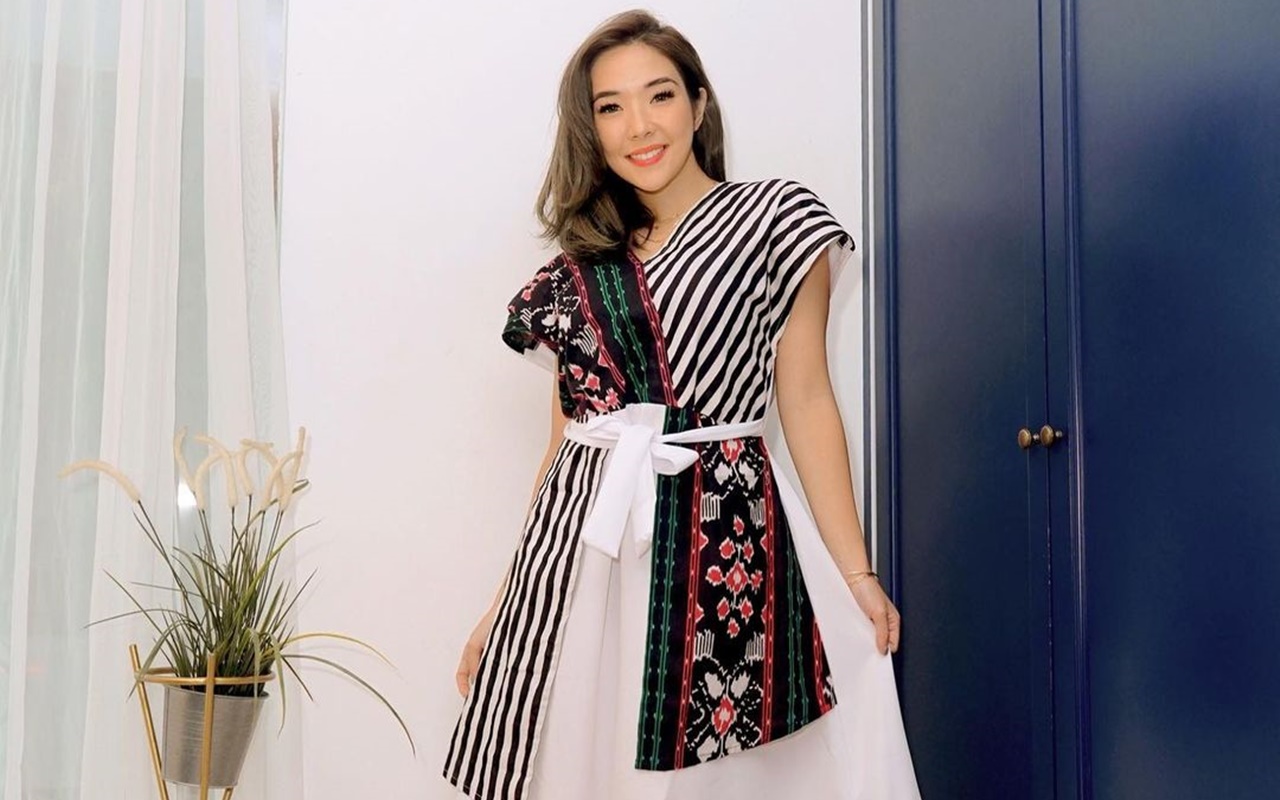 Gisel Tampil Cantik Sopan Pakai Dress Tenun, Nasib Kasus Video Syur Dibongkar Ahli Tarot