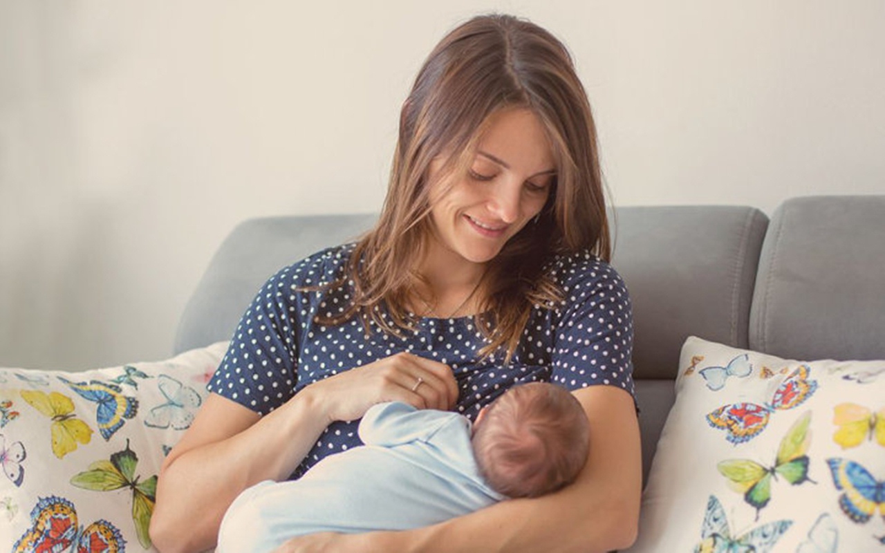 Satgas Izinkan Ibu Positif Corona Kontak Dengan Bayi, Begini Protokol Kesehatannya