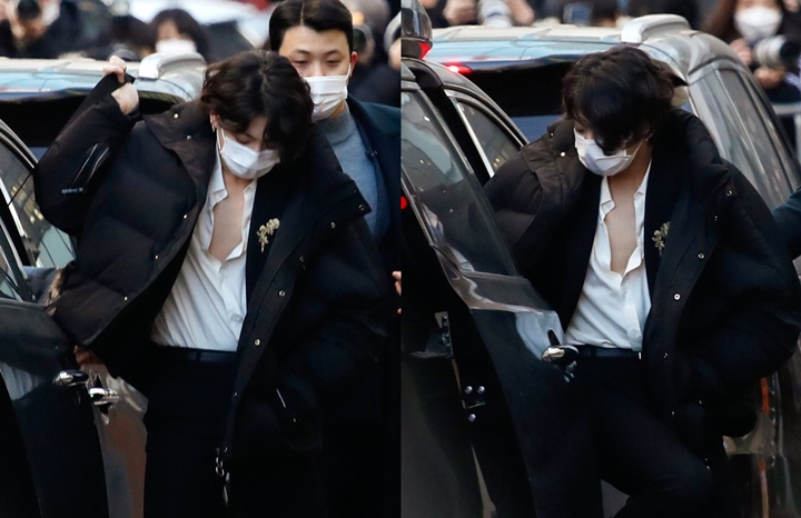 Jungkook BTS Seksi Umbar Dada dan Rambut Berantakan 2