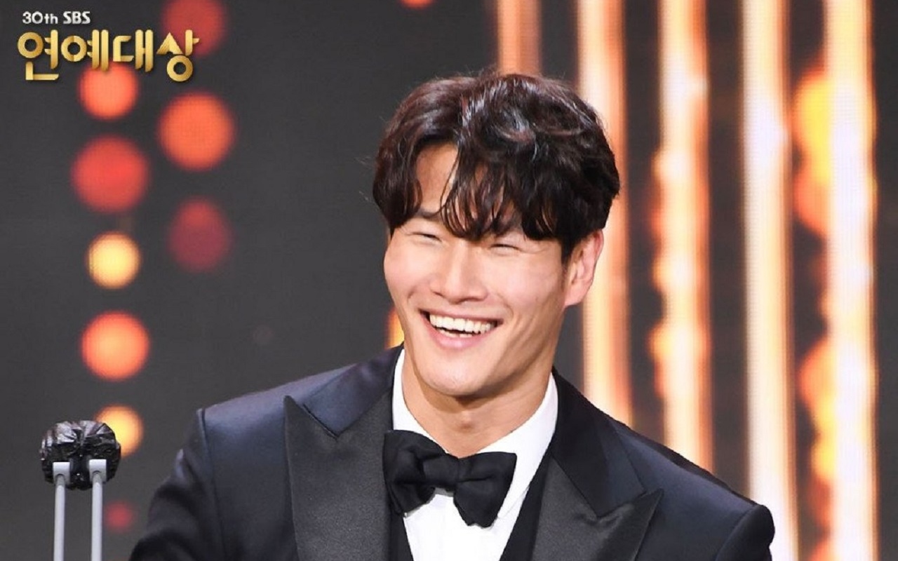 SBS Entertainment Awards 2020: Janji Kim Jong Kook Usai Sabet Daesang Pertama di Penghargaan Hiburan