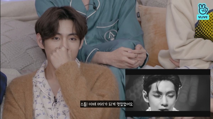 Gaya Rambut Favorit V BTS Terungkap, Netizen Beri Komentar Jujur 1