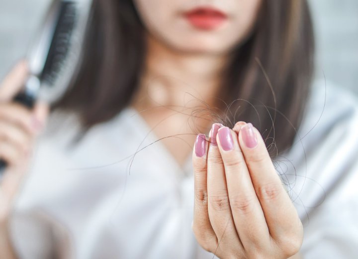 Rambut dan Kuku Menjadi Rapuh