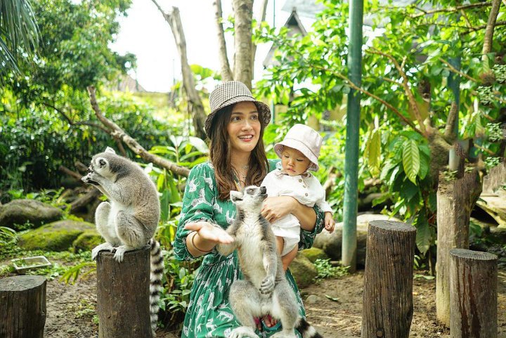 Shandy Aulia dan Claire Wibowo
