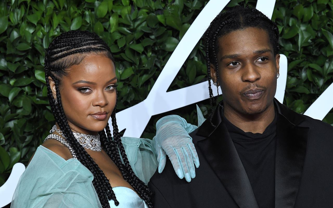 Hubungan Makin Serius, A$AP Rocky Rayakan Natal Bareng Keluarga Rihanna di Barbados