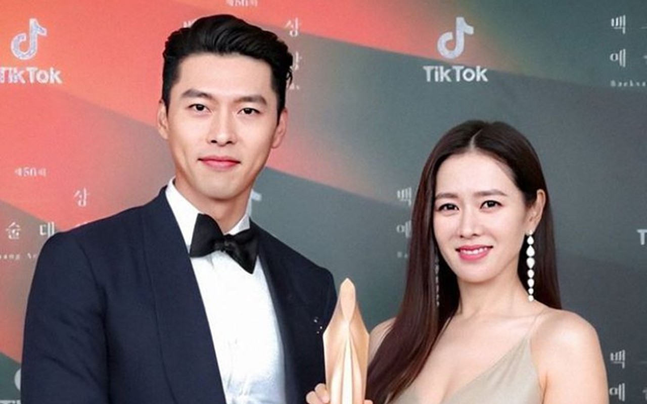 Hyun Bin dan Son Ye Jin Jadi Pasangan Tahun Baru Yang Diungkap Dispatch di 2021