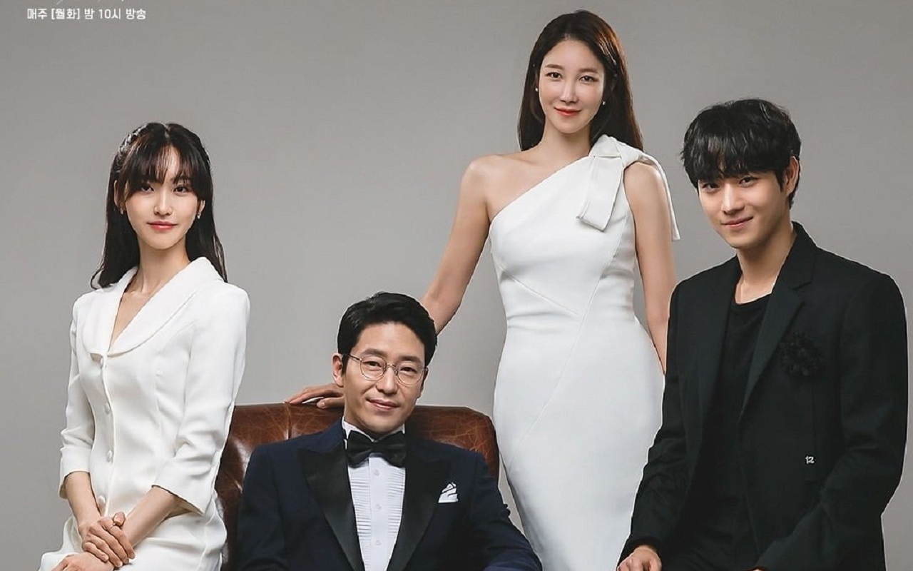 Han Ji Hyun Bongkar Sikap Asli Pemeran Keluarga Joo Dan Tae 'Penthouse' di Lokasi Syuting