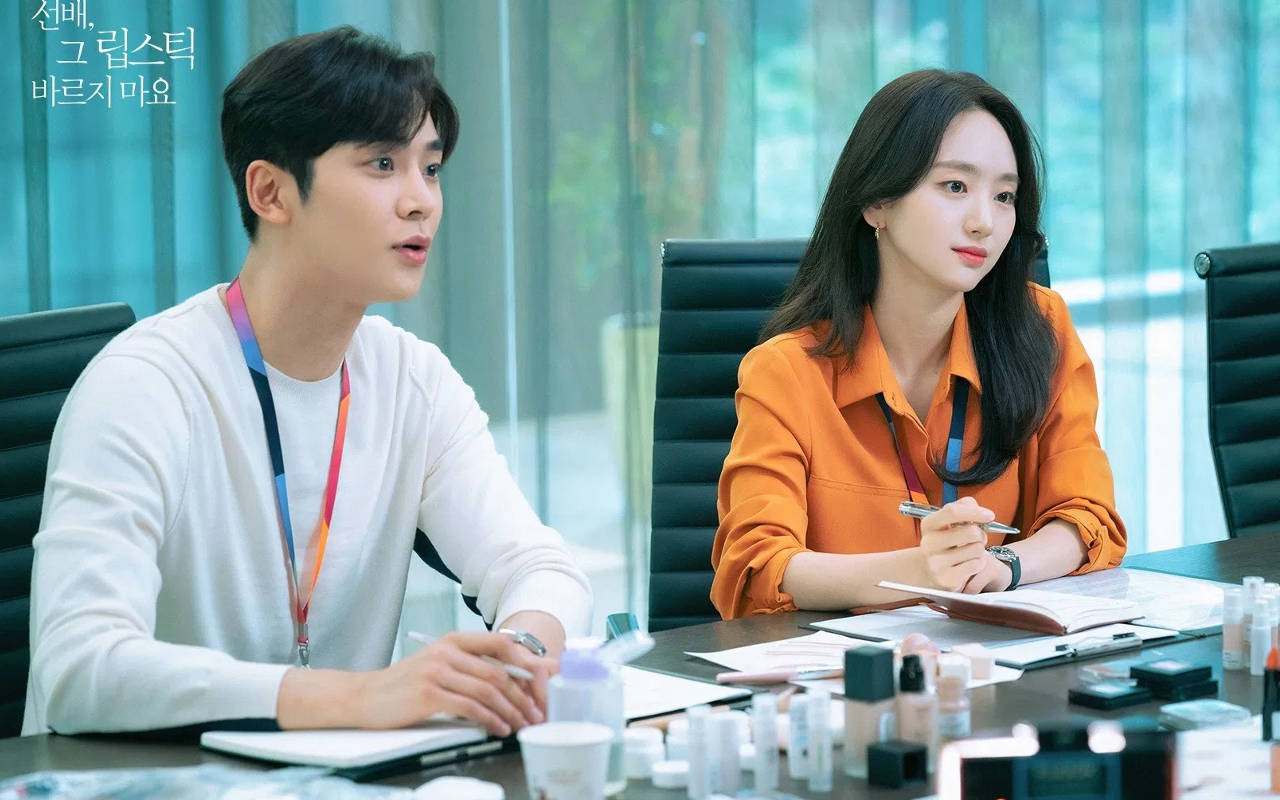 Rowoon SF9 Dan Won Jin Ah Nonton YouTube Kecantikan Demi Peran di Drama 'She Would Never Know'