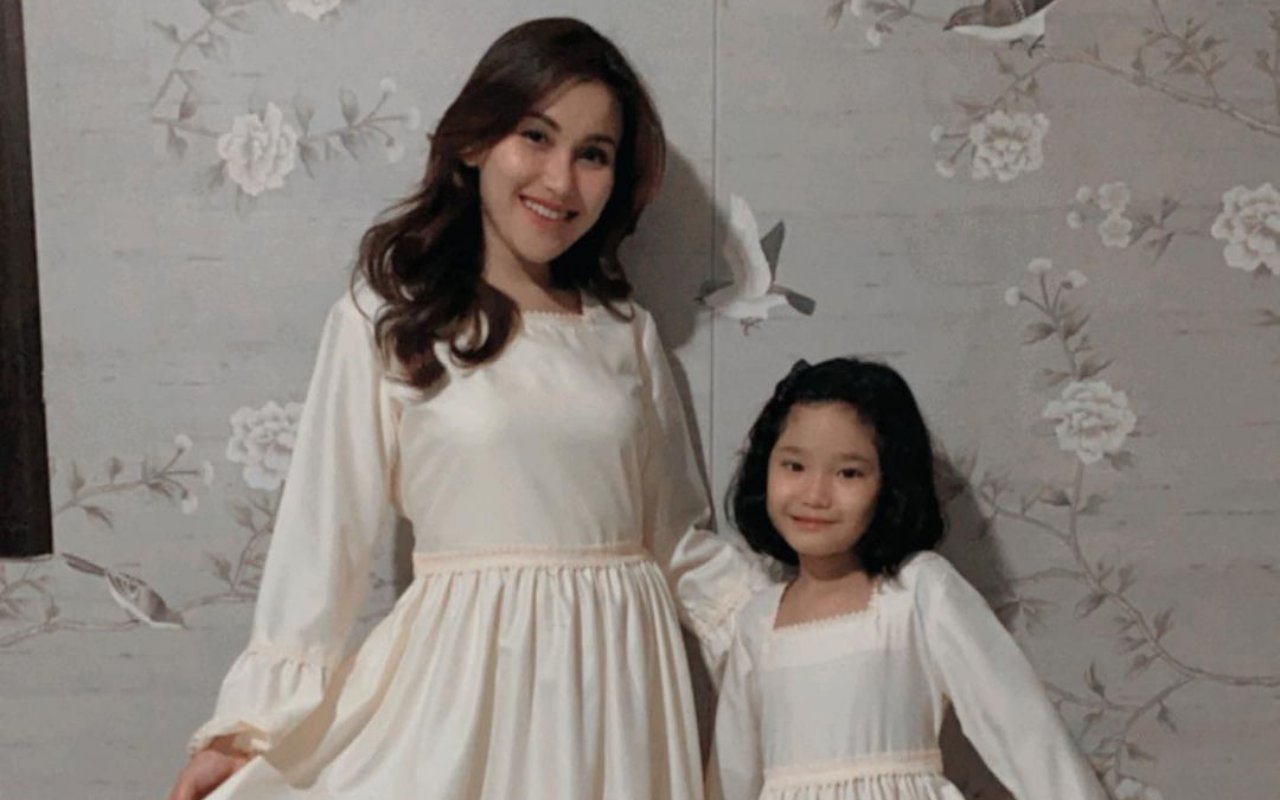 Putri Ayu Ting Ting Banjir Pujian Saat Unjuk Kebolehan Nyanyikan Lagu 'Snowman'