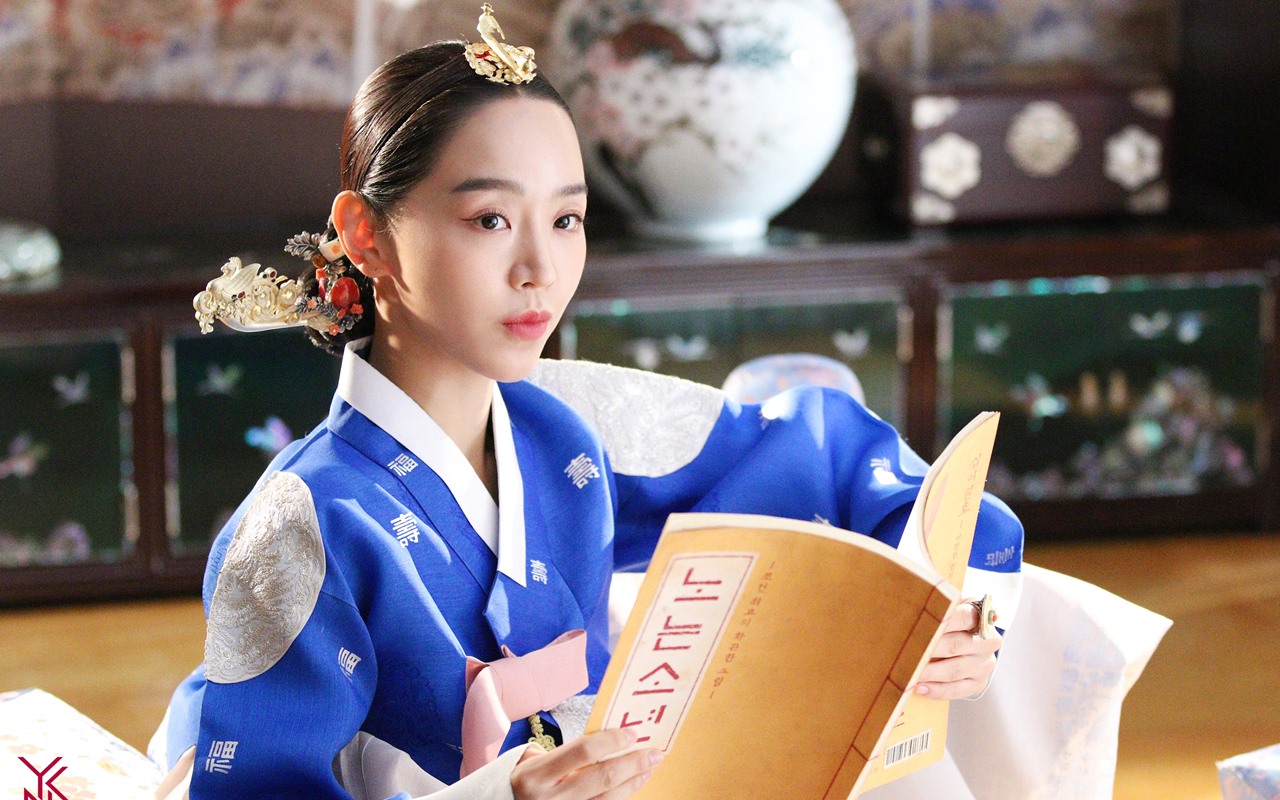 Kutukan Shin Hye Sun Untuk Marga Han di 'Mr. Queen' Ternyata Manjur