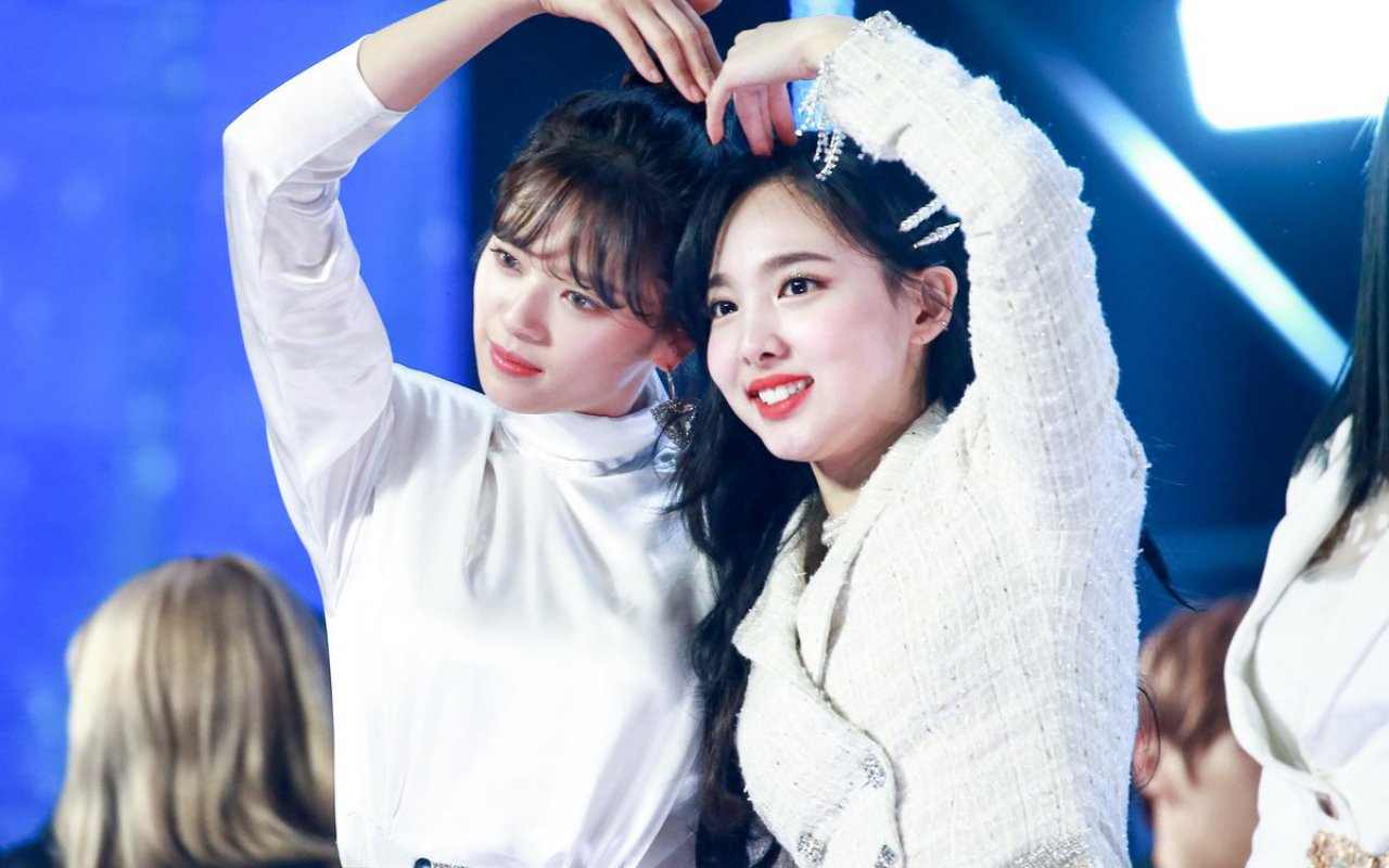 Nayeon TWICE Pernah Ekspos Foto Memalukan Jeongyeon, Heboh Saat Ketahuan