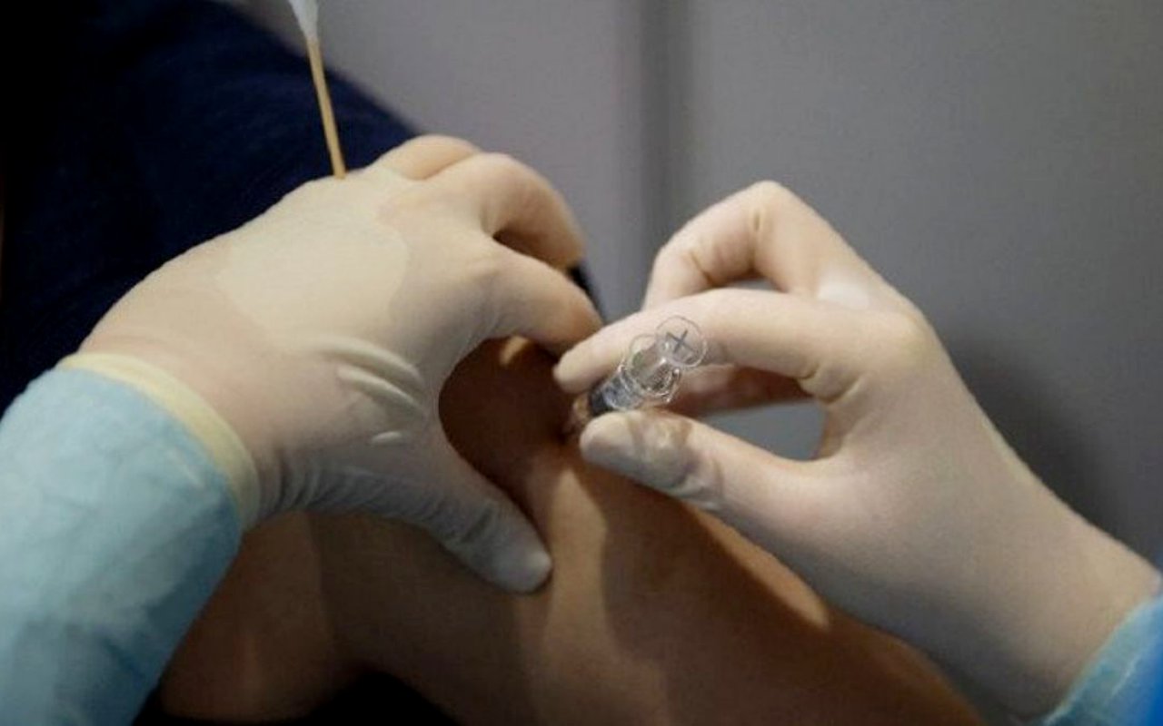 Pemerintah Janji Tanggung Biaya Perawatan Efek Samping Vaksinasi COVID-19