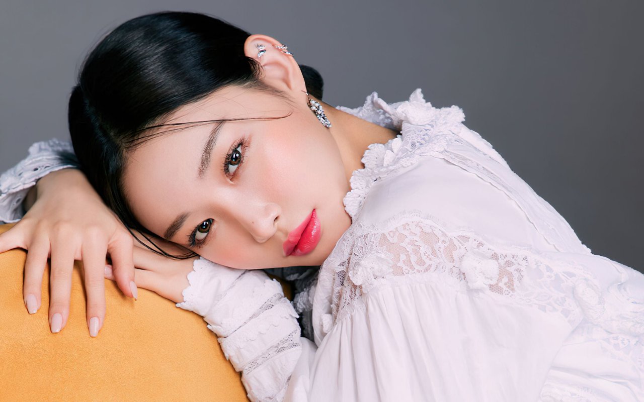 Sempat Tertunda Akibat COVID-19, Kim Chung Ha Umumkan Tanggal Rilis Album Comeback 'Querencia'