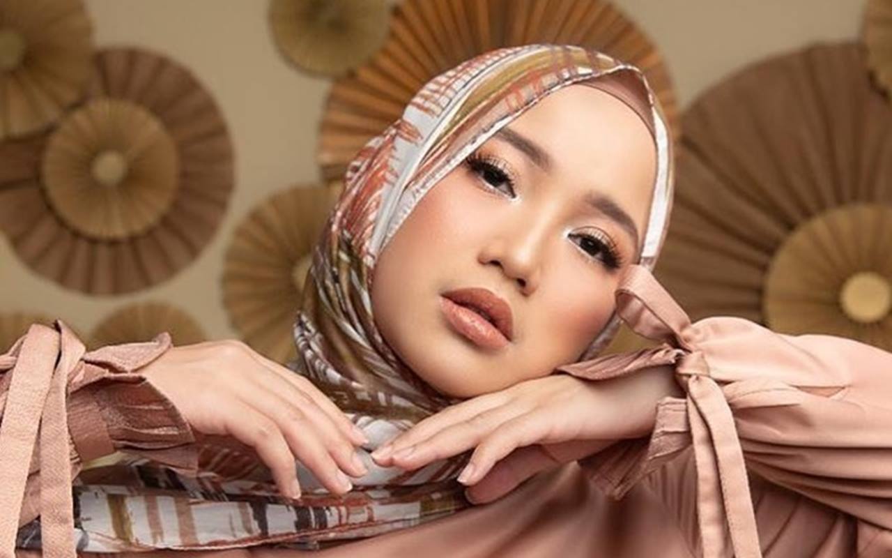 Chacha Frederica Dikira Bakal Buka Hijab Gegara Pamer Foto Ini, Aurat Jadi Perbincangan