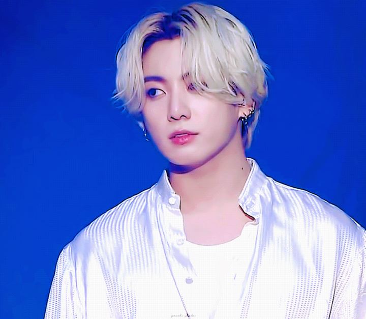 GDA 2021: Penampilan Ganteng Jungkook BTS di Panggung dengan Rambut Pirang Banjir Pujian