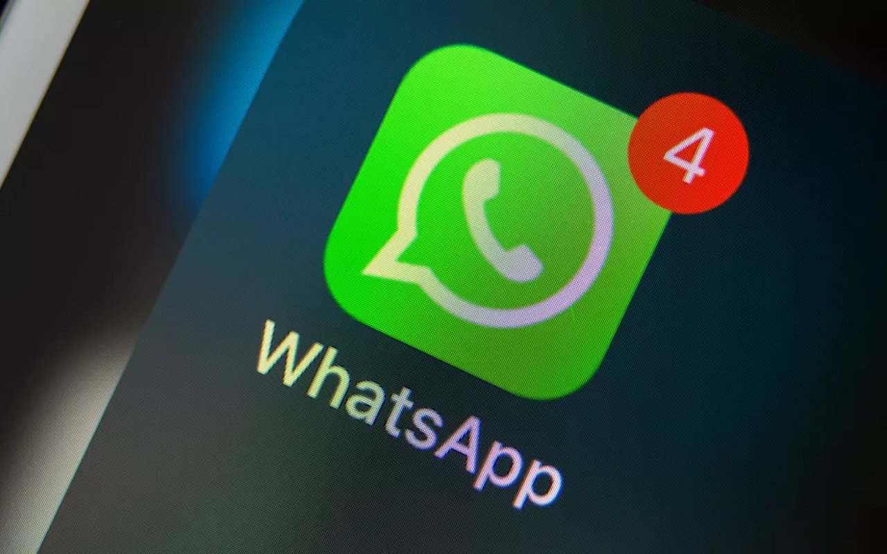 Kominfo Panggil WhatsApp-Facebook Usai 'Paksa' Pengguna Berikan Data Pribadi